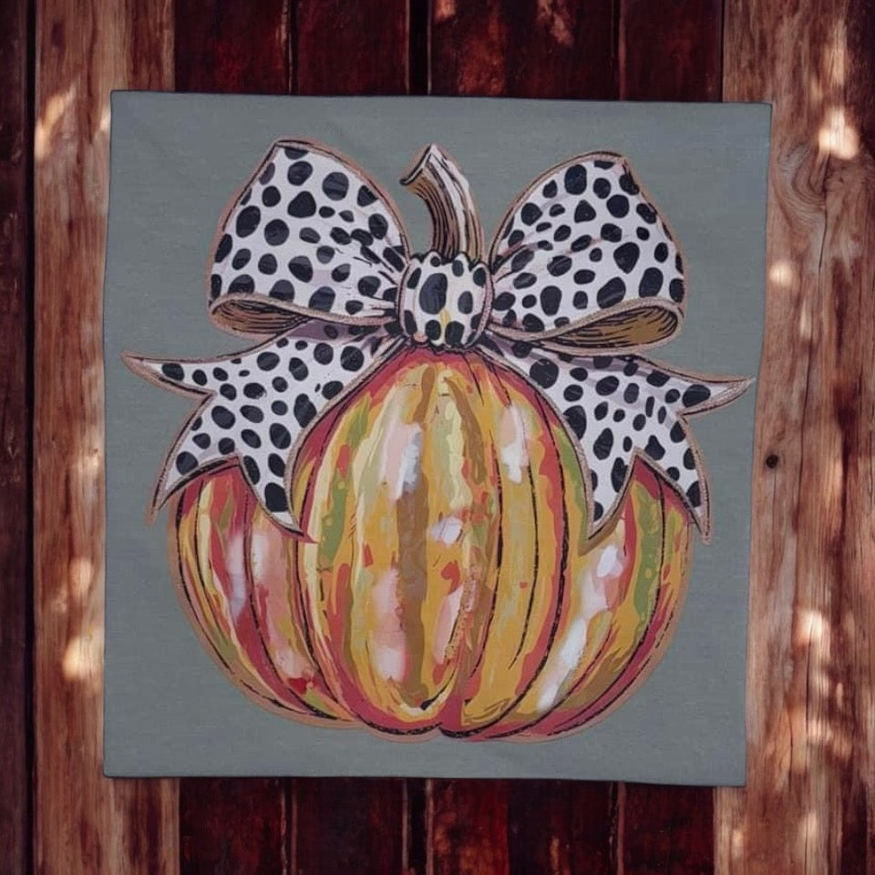 COQUETTE BOW PUMPKIN TEE (COMFORT COLORS)