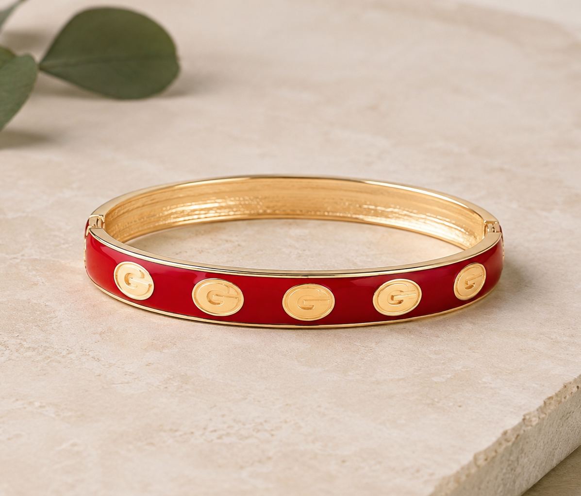 Georgia Bulldogs Sculpted Enamel Logo Hinge Bangle in Red